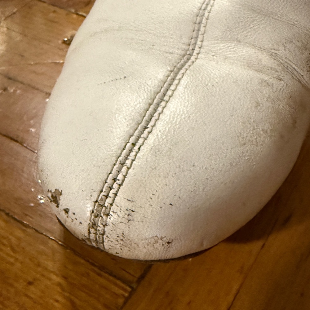 Vince size 8.5 womens Leather Boots. - Picture 6 of 9